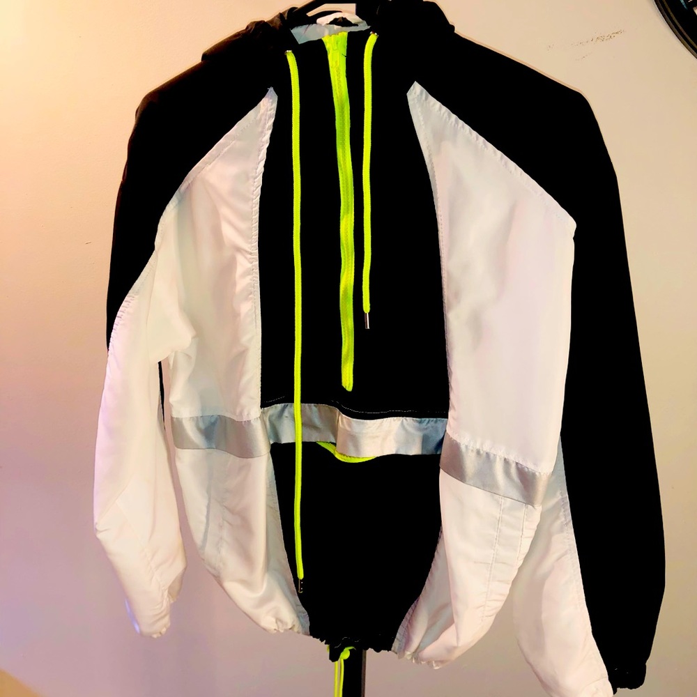 WIND BREAKER